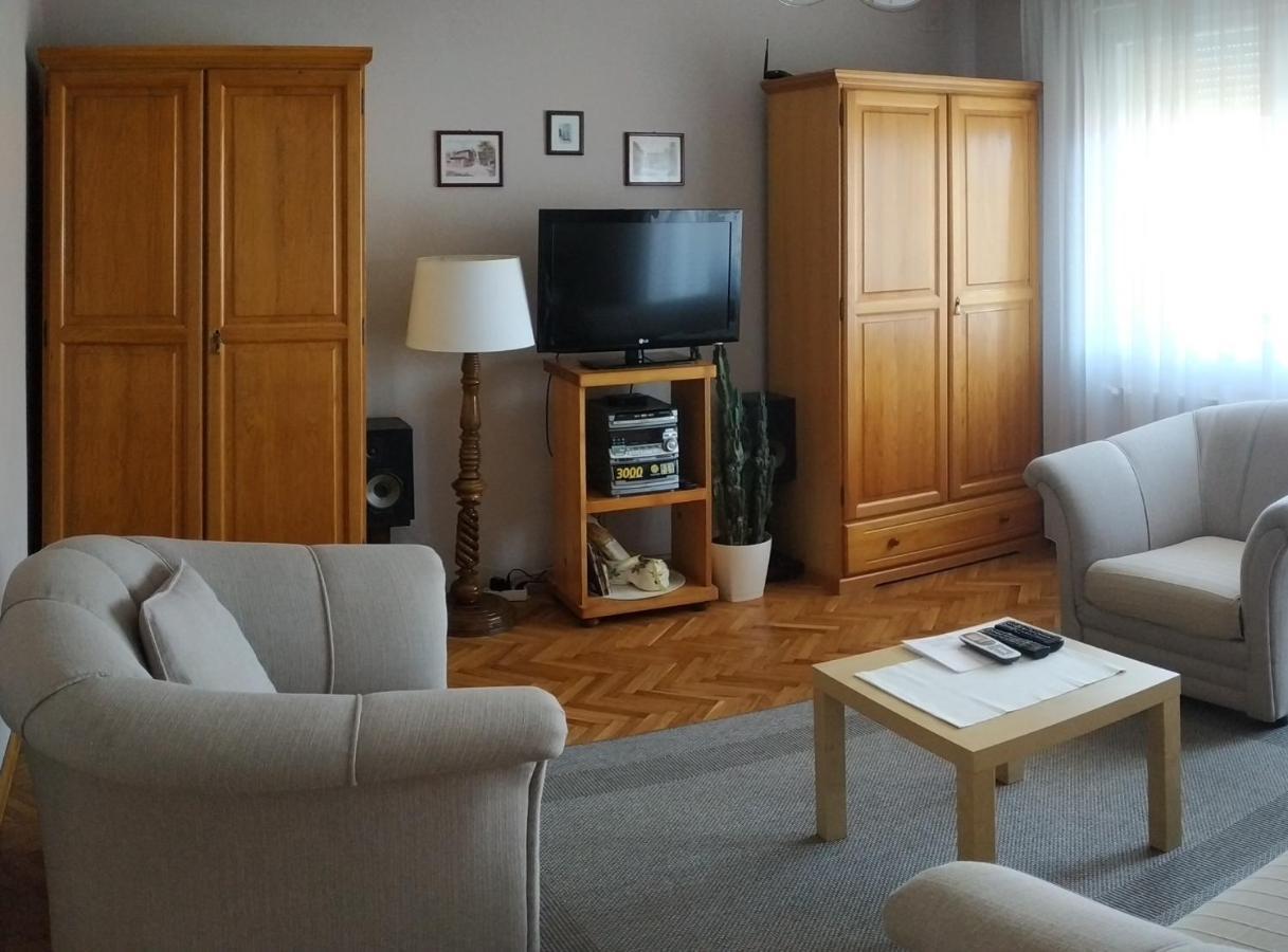Apartman Rada Пирот Екстериор снимка